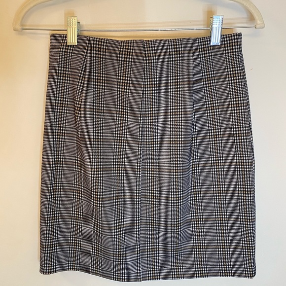 Plaid skirt - Picture 2 of 3
